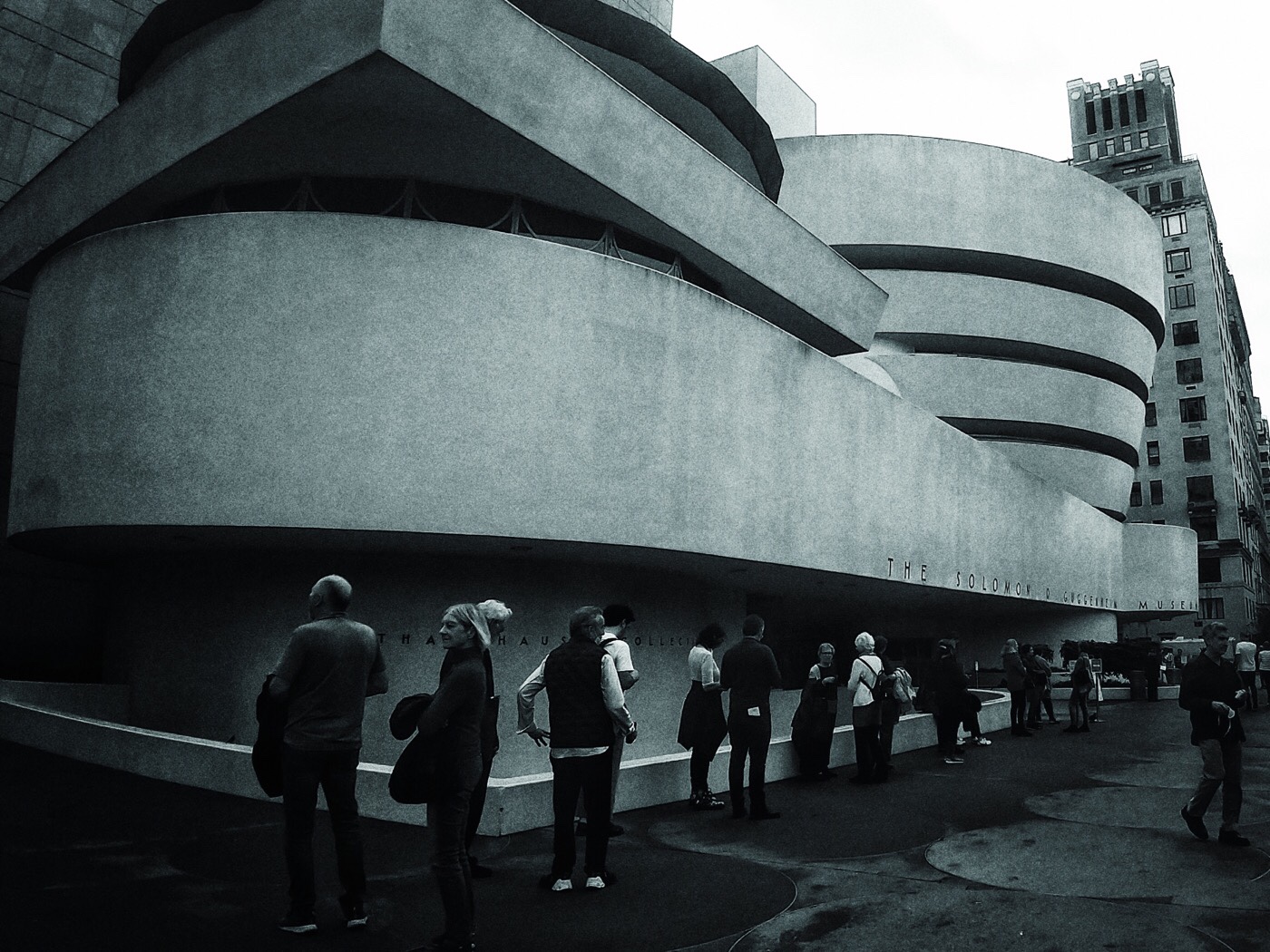 Museo Guggenheim, New York, esterno giorno